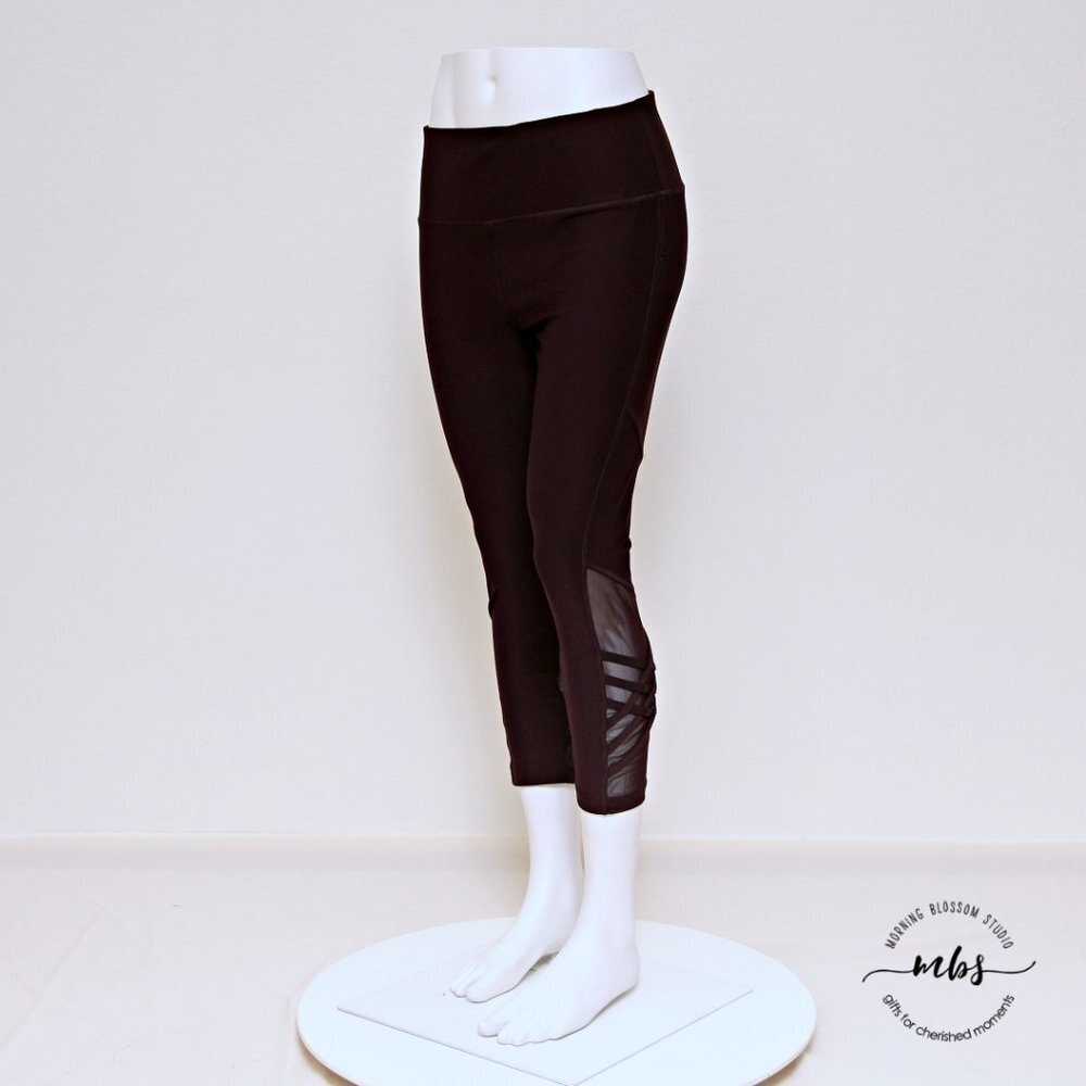 Vogo Athletica Criss Cross Capri‎ Leggings